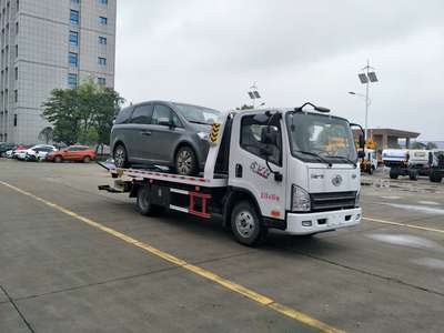 高效救援，可靠伙伴 解放虎V蓝牌一拖二清障车，潍柴117马力引领城市救援新标准